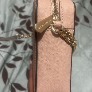soft pink michael kors crossbody excellent condition!!